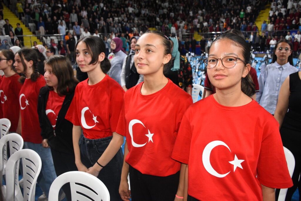 Türkiye genelinde kitap okuma seferberliği: 527 bin öğrenci, 1 milyon 680 bin kitap okudu 