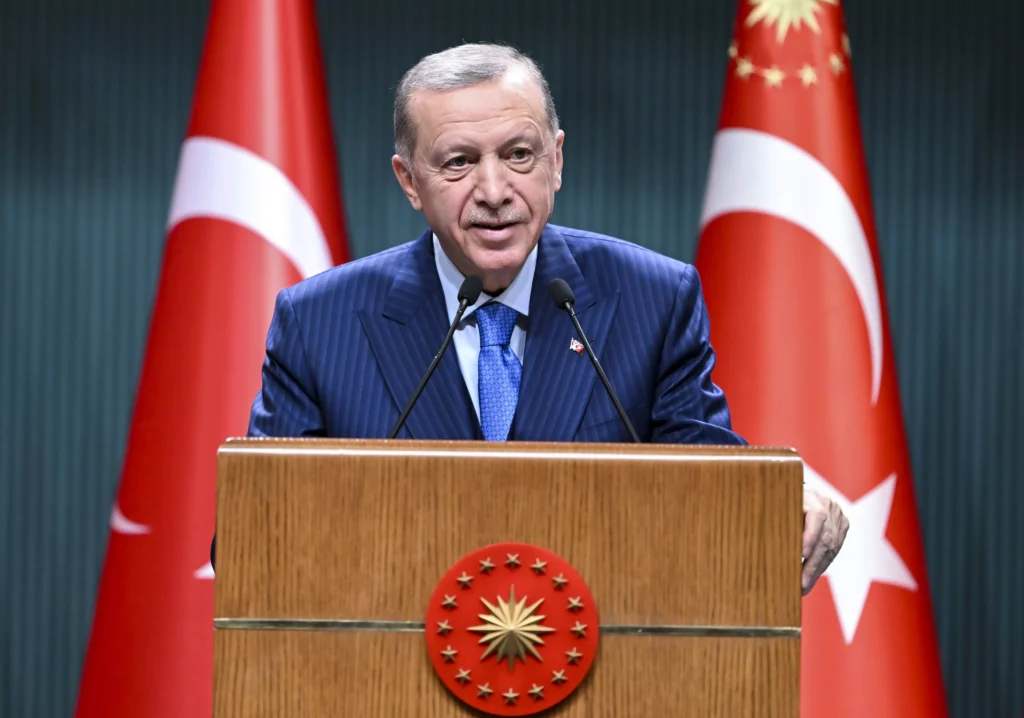 Cumhurbaşkanı Erdoğan İmzaladı: Birçok Kurumda Görevden Alma ve Atama Kararları Resmî Gazete’de Yayımlandı