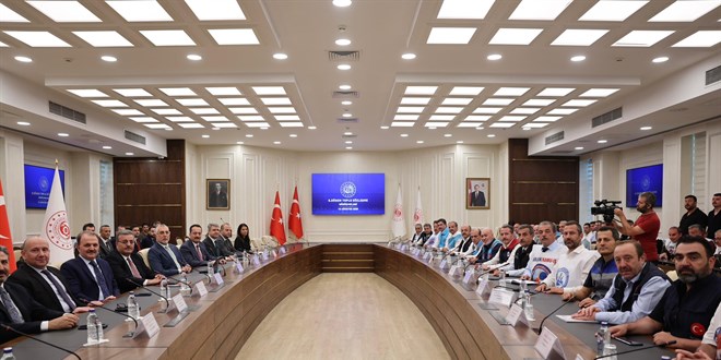 Toplu Sözleşme Görüşmeleri Sürüyor: Memur-Sen Teklifi Reddetti