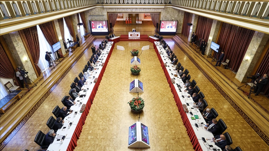 Komisyon akademisyen ve uzmanları dinleyecek