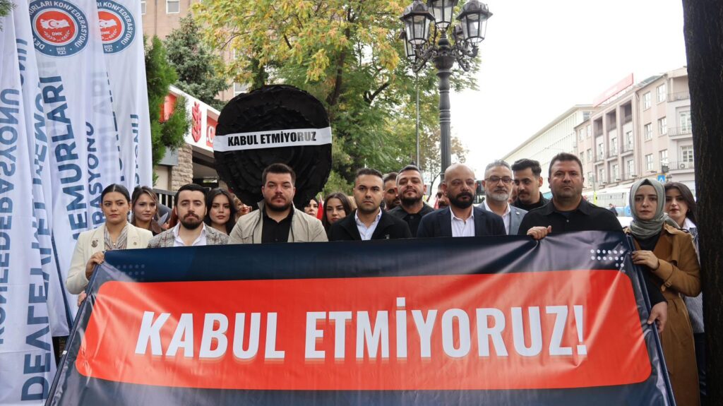 Sağlık Çalışanlarından Promosyon Tepkisi: “850 Bin Emekçinin Değeri 7 Bin Lira Farkla Ölçülemez!”