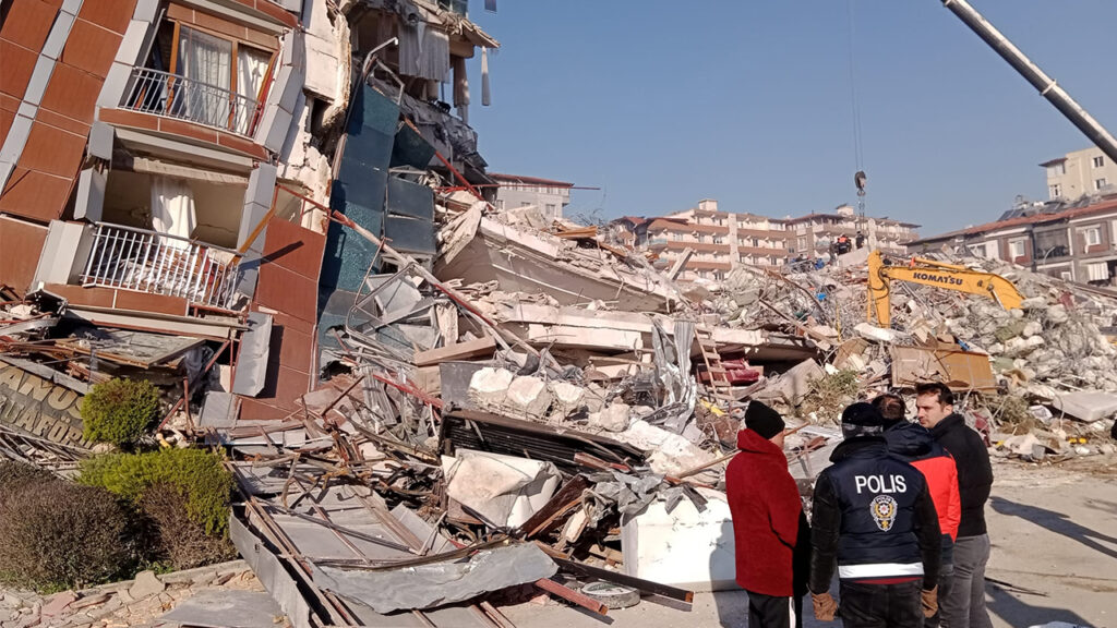 Beton soğuk, adalet uzak: Deprem bölgesinde üçüncü yılda bitmeyen çile