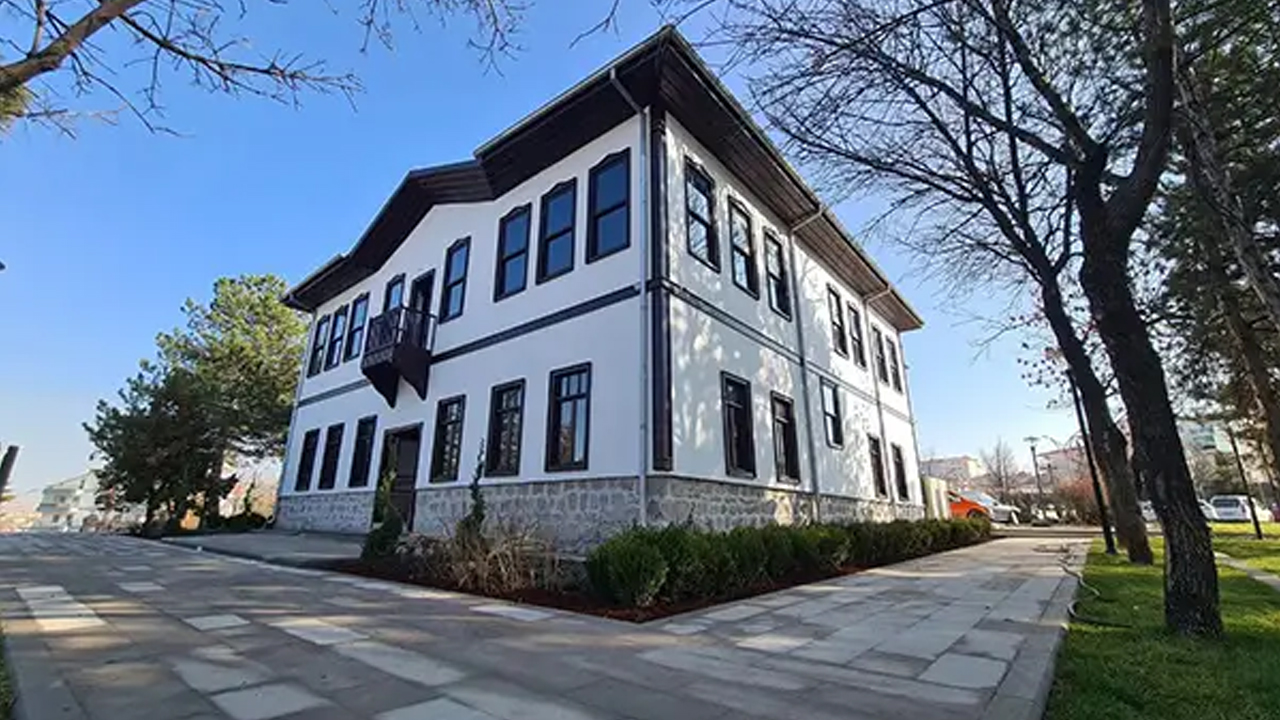 Tarihe yolculuk ücretsiz: Milli Mücadele’nin kalbi Abidin Paşa Köşkü’nde atıyor!