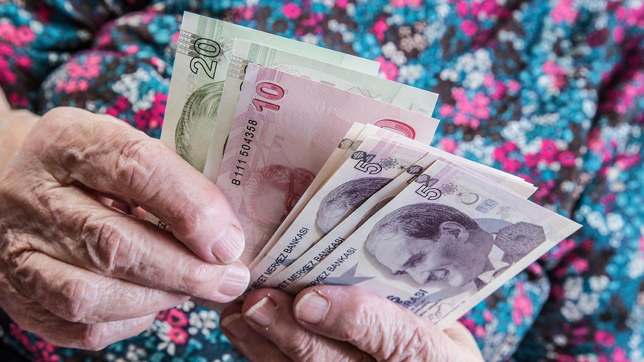 Emekli maaşını taşıyanlara 90 bin TL’ye kadar nakit! 2026 güncel promosyon teklifleri