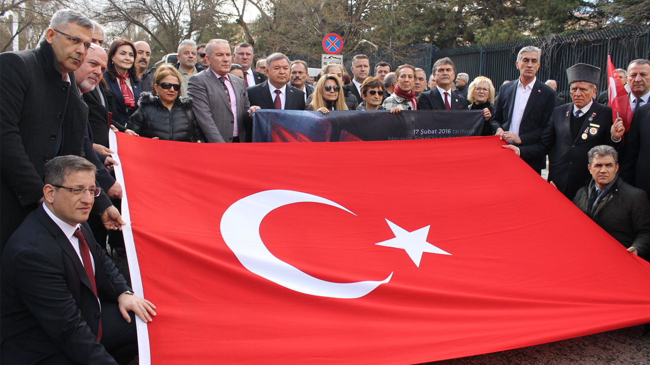 Merasim Sokak’ta 10’uncu yıl: Şehitler anıldı, birlik mesajı verildi