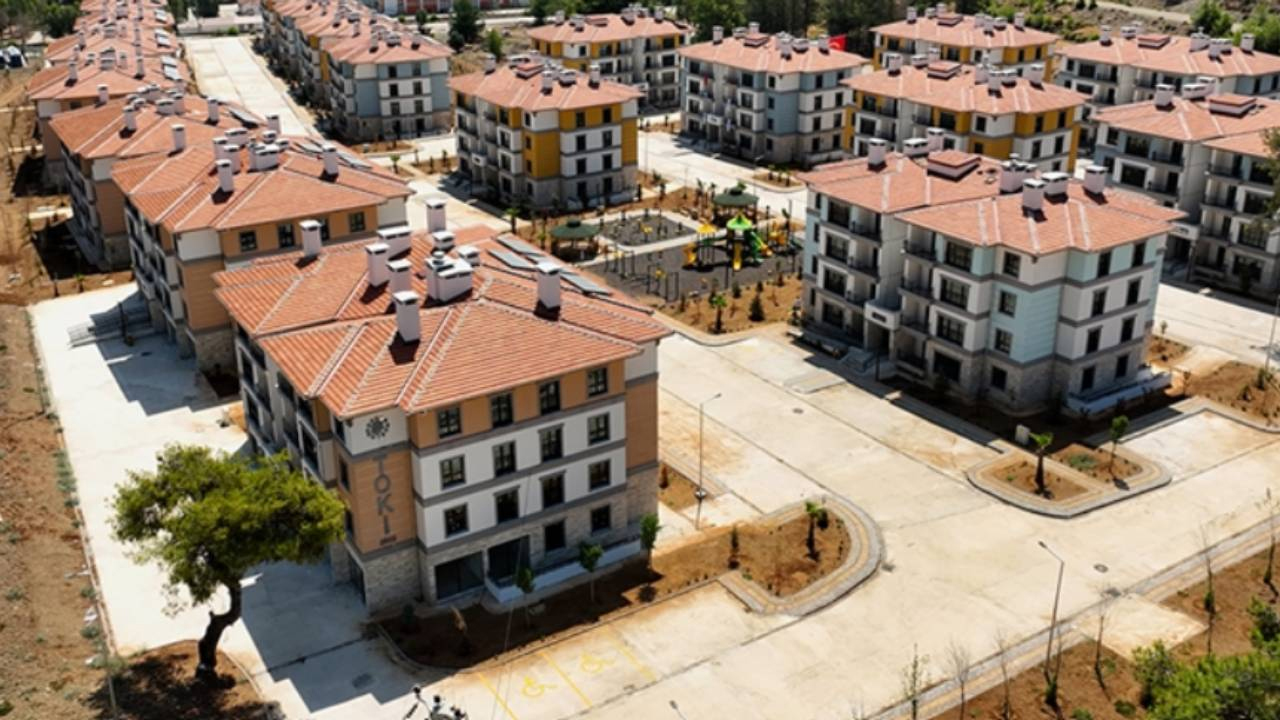 TOKİ kuraları açıklandı: 500 bin konutta hak sahipleri belli oldu