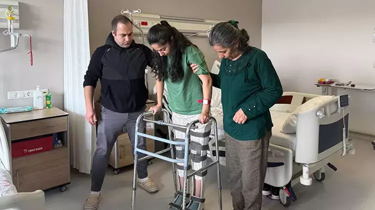 Depremde felç kalan Cansu’dan umut veren dönüş: 3 yıl sonra yeniden adım attı
