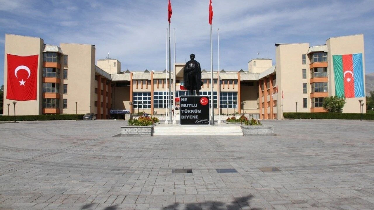 Erzincan’da yatırım fırsatı: Belediye uygun bedelle dükkan ve mesken satacak!