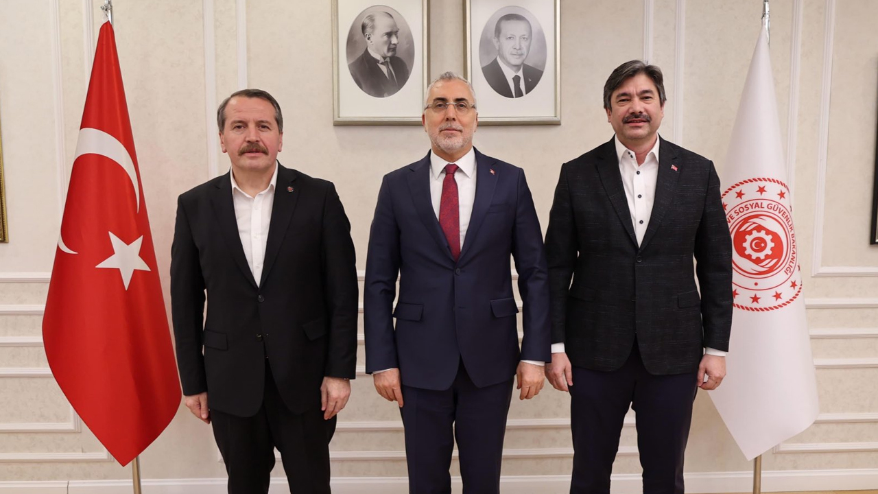 Zam ve ikramiye masada: Memur-Sen’den kritik görüşme
