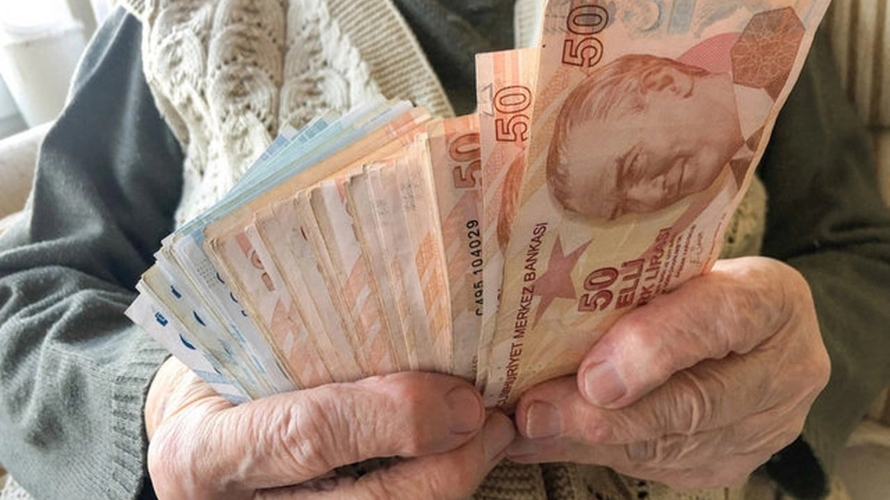 Emeklilere bayram ödemesi: İkramiyelerin yatacağı tarihler netleşiyor