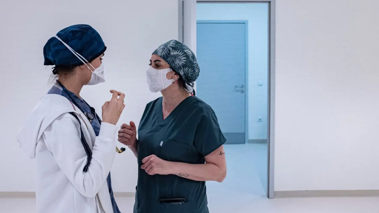 Hemşirelerden 6 maddelik talep listesi: “50 bin atama ve maaş düzenlemesi şart”