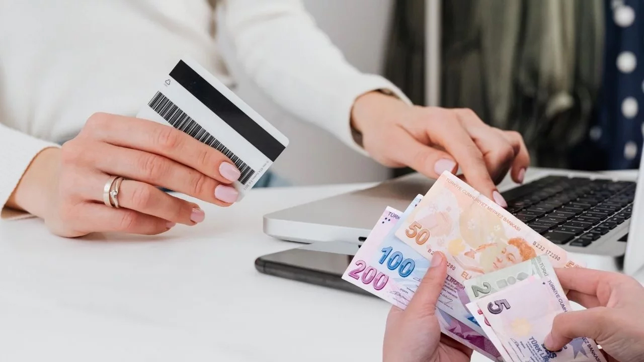 Memurlara kredi yarışı kızıştı: Faizler düştü, limitler yükseldi