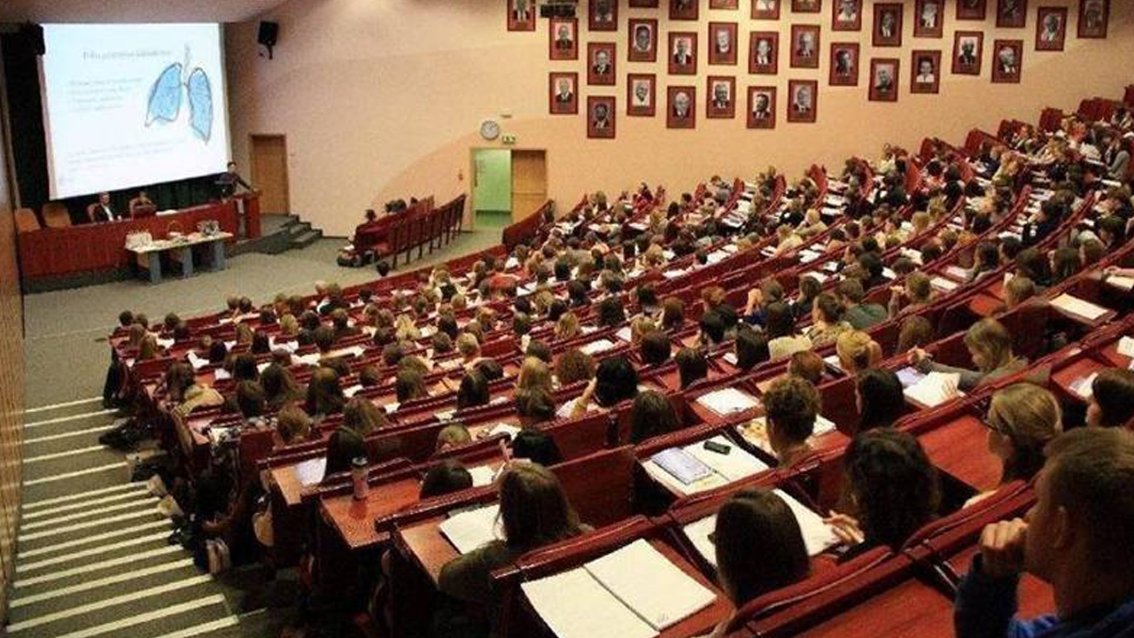 Milyonlarca gence müjde! Üniversite affı için kanun teklifi verildi: Kimleri kapsıyor?