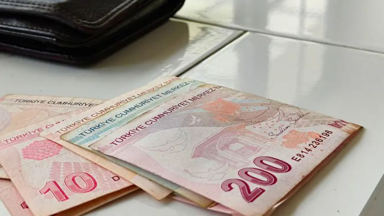 Temmuz’da kim ne kadar alacak? İşte memur ve emekli maaşları için kuruşu kuruşuna yeni zamlı liste!