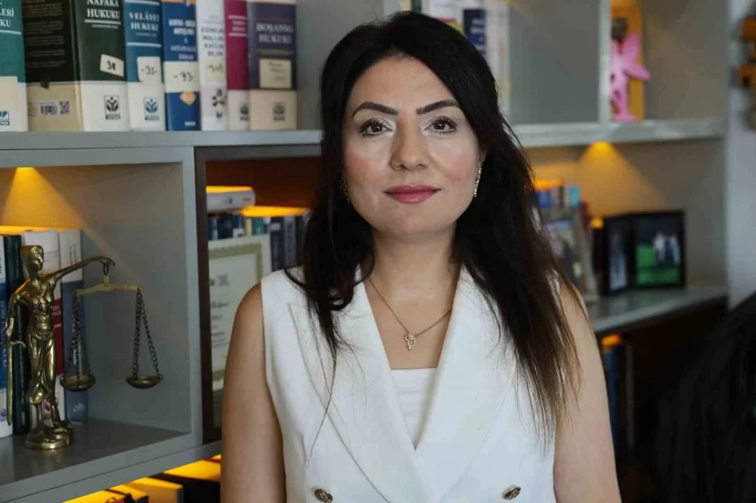 Trafikte Hakimle Tartıştılar: Öğretmen ve İnfaz Koruma Memuru Evlerinden Gözaltına Alındı
