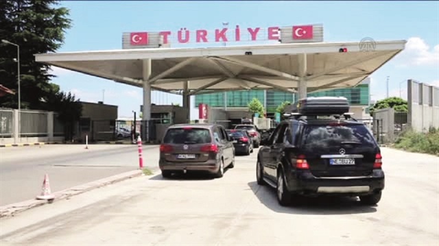 Gurbetçi emeklileri ilgilendiriyor: Yabancı plakalı araçlarda yeni dönem